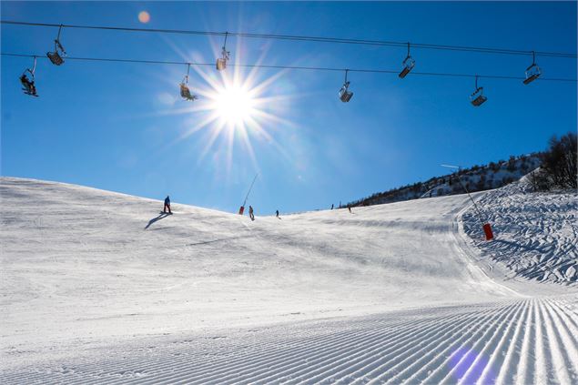 Piste damée sous le télésiège de la Lauze - © OT Saint Sorlin dArves - V Bellot-Mauroz