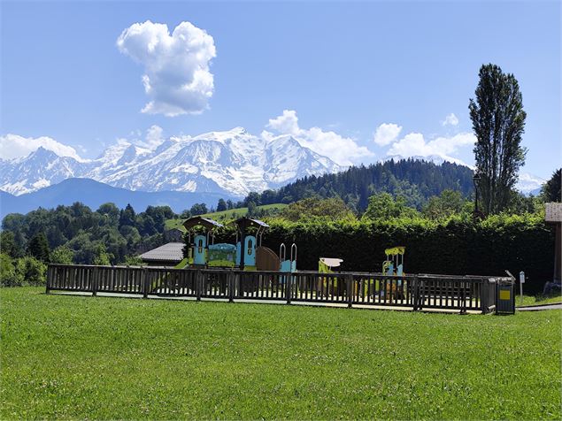 Aire jeux centre village - Cordon Tourisme