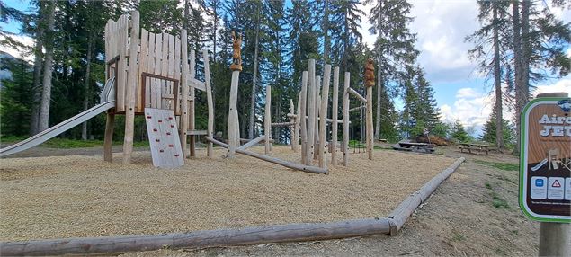 Aire de jeux des Plaines - © Cordon Tourisme