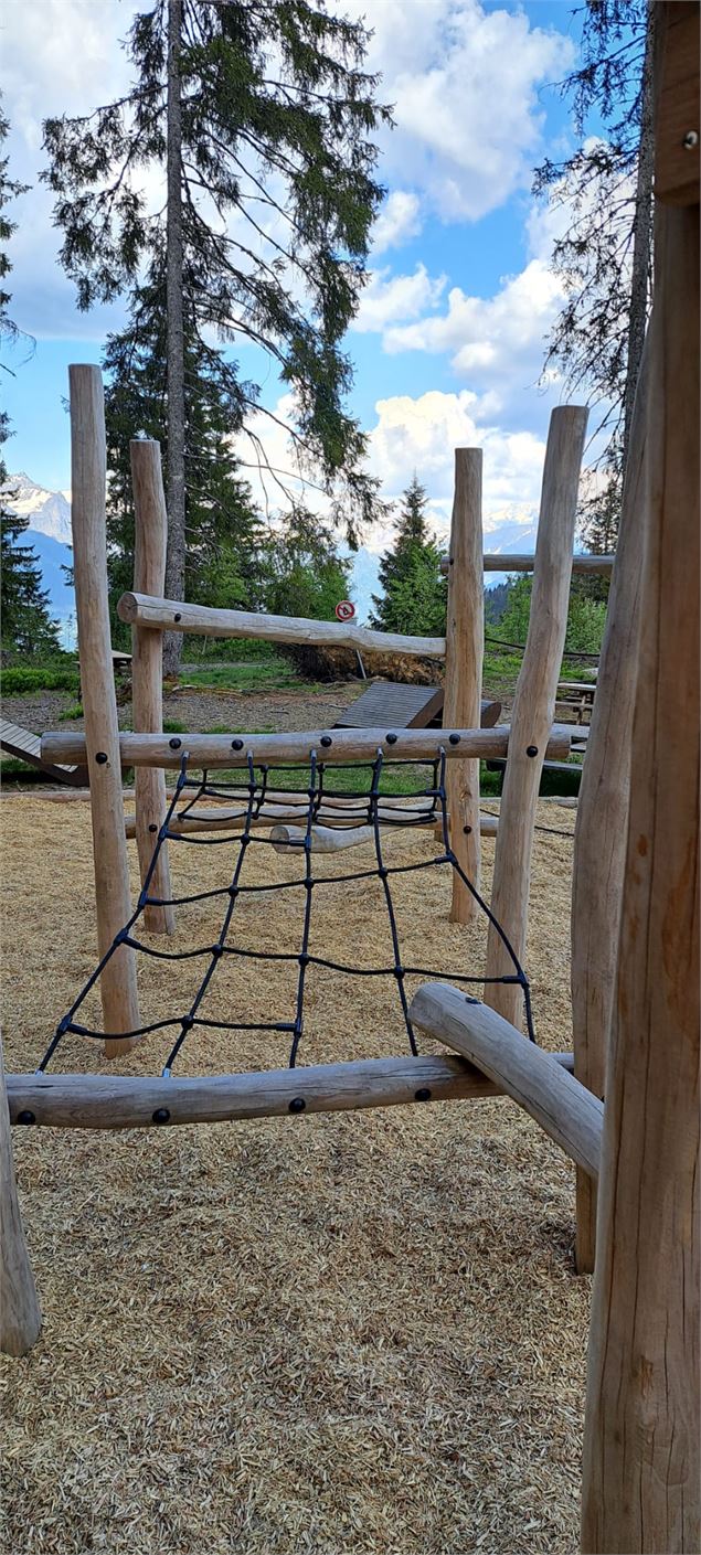 Aire de jeux des Plaines - © Cordon Tourisme