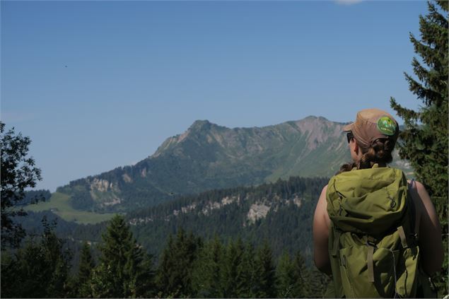 Le Mont Caly depuis le Col de l'Encrenaz_La Côte-d'Arbroz - Victor Demilly / Vallée d'Aulps Tourisme