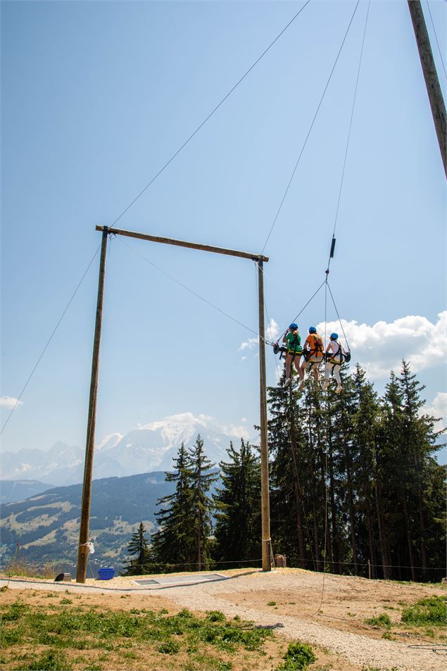 Balançoire géante megeve été - OT Combloux - Marine MARTIN