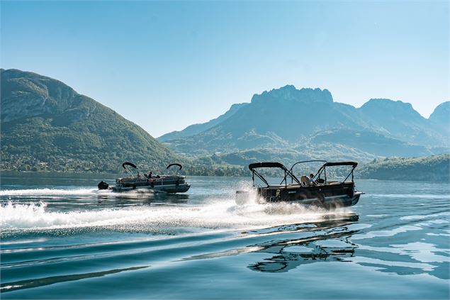 Water taxi / Annecy Lounge Boat -
