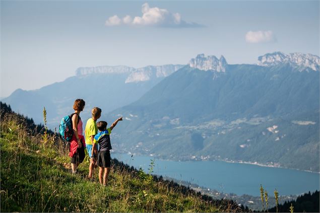 Lac d'Annecy depuis Col de Bornette - C. Haas - Grand Chambéry Alpes Tourisme