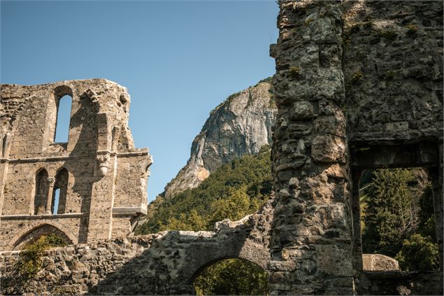 L'Abbaye d'Aulps et la Chaux - Lucie Tanguy / Vallée d'Aulps Tourisme