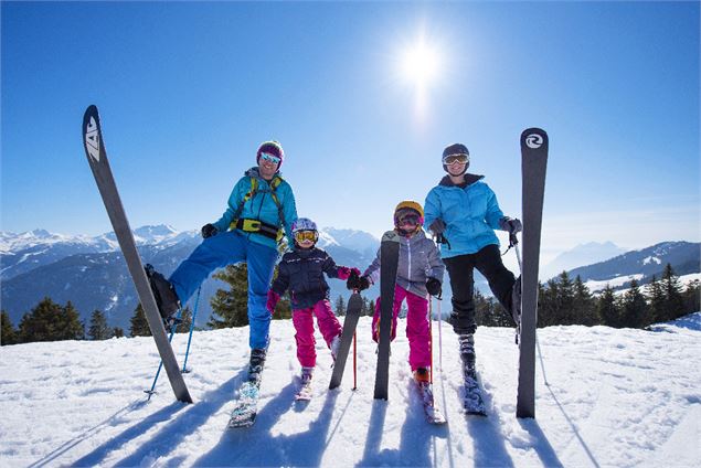 Skier à Crest-Voland / Cohennoz - MJ Diffusion