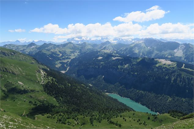 Le lac de Montriond et les Monts du Chablais - Victor Demilly / Vallée d'Aulps Tourisme