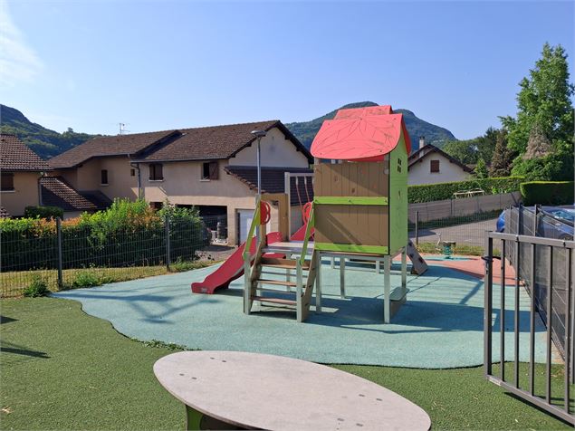 Aire de jeux Saint-Pierre-de-Curtille - Grand Lac
