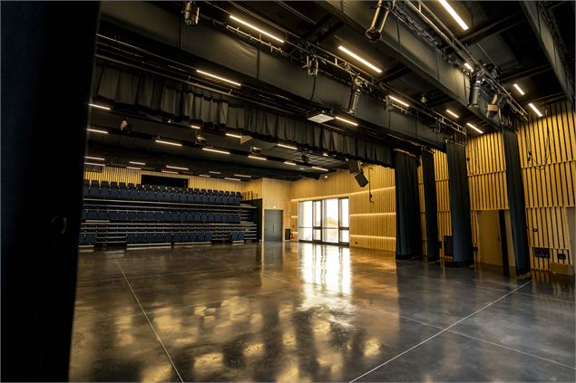 Salle de spectacle - L.Meyer-Châtel