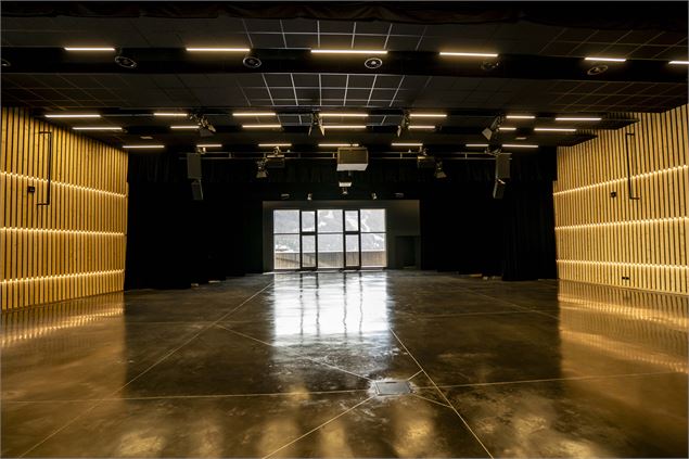 Salle de spectacle - L.Meyer-Châtel