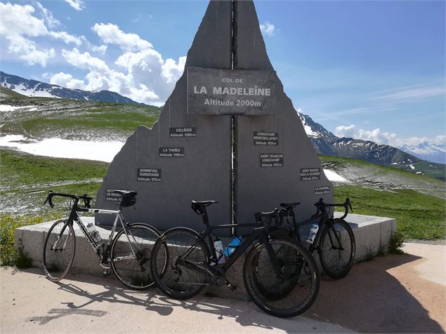Au sommet du col de la Madeleine - © Explore Savoie - Anglade