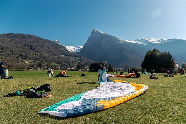 Aire d'atterrissage de parapente_Samoëns - Office de Tourisme de Samoëns