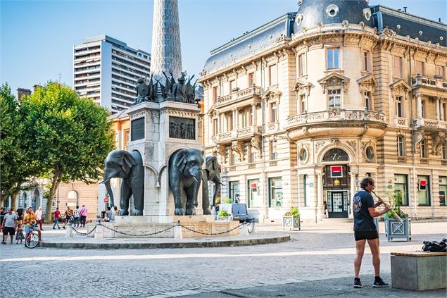 Place des éléphants - Christine Haas