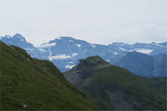 Montagnes Suisses - Victor Demilly / Vallée d'Aulps Tourisme