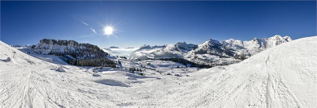 Soleil sur le domaine skiable du Grand-Bornand - T.Debornes - Le Grand-Bornand tourisme