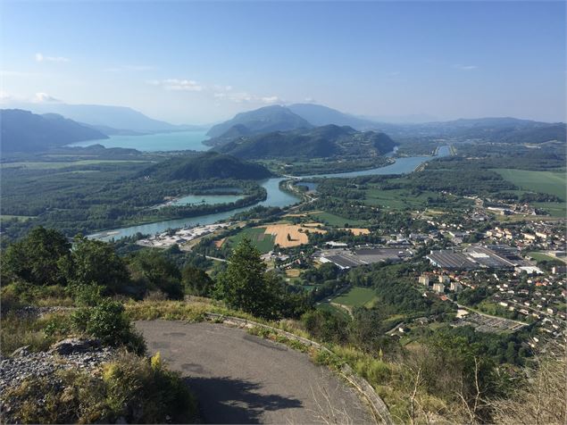 Vue sur le lac du Bourget, le Rhone depuis les lacets du Grand Colombier - Laurent Madelon - CCBS