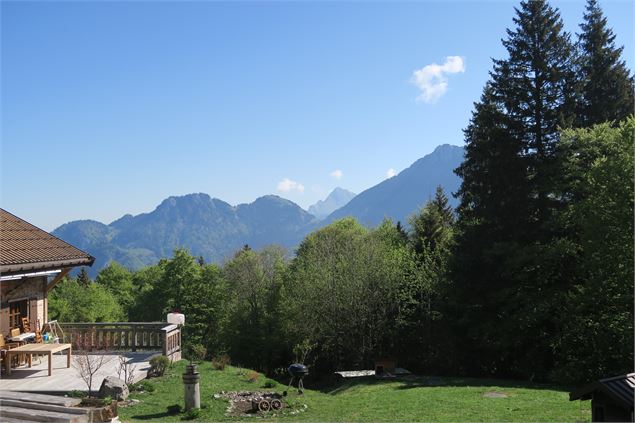 Chalet devant les montagnes - Victor Demilly / Vallée d'Aulps Tourisme