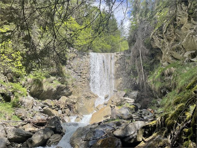 Cascade du Bonrieu sur le chemin de la boucle des hameaux - Bozel - Nadia Mousselard