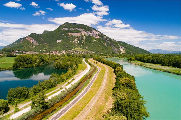 La boucle des deux rives du Rhône : balade vélo facile entre la ViaRhôna et la voie verte Via Grand 