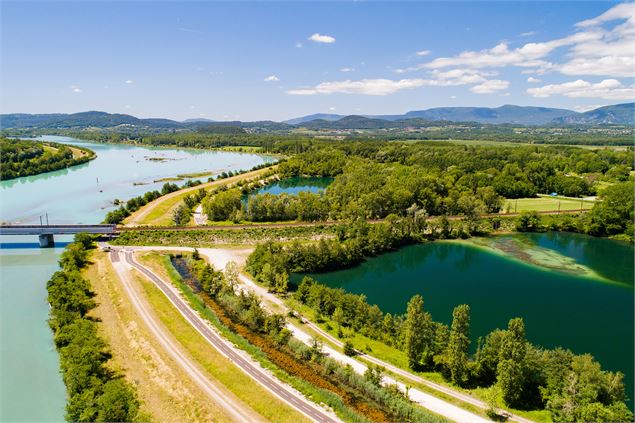 La boucle des deux rives du Rhône : balade vélo facile entre la ViaRhôna et la voie verte Via Grand 