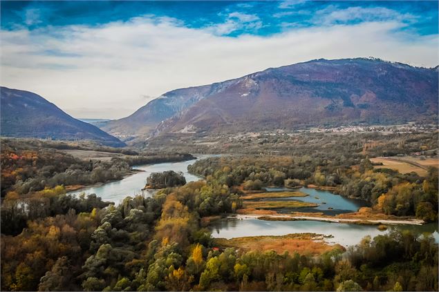 L'Etournel et ses étangs embrassant le Rhône en amont du défilé de l'Ecluse - M. Duran/Office de Tou