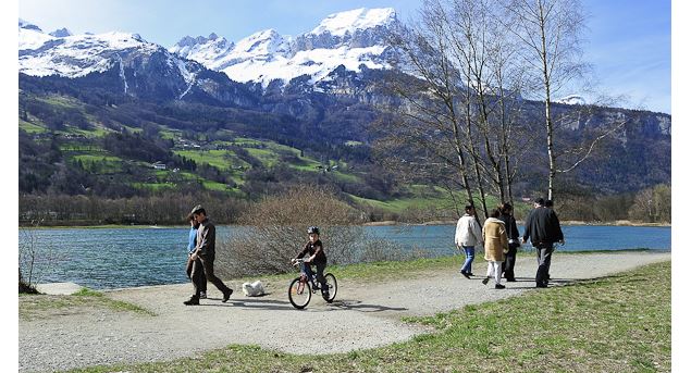 lac et cascade - atelier du cyclope