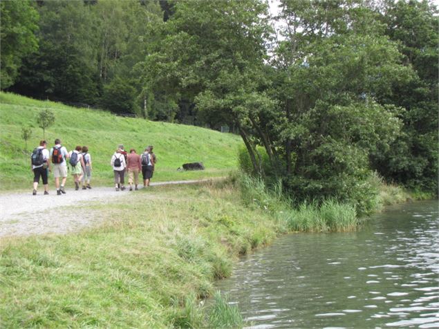 lac et cascade - atelier du cyclope