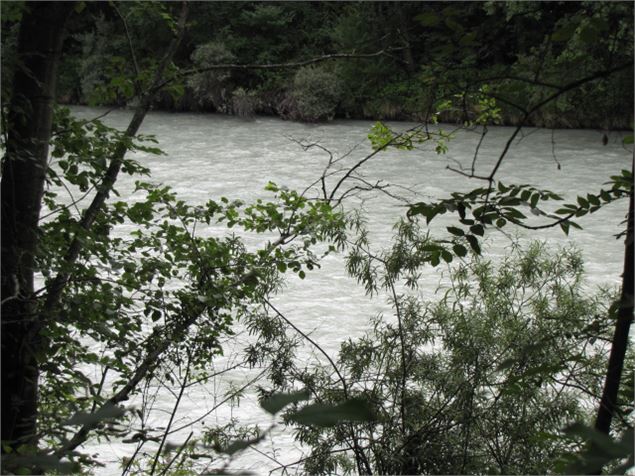 lac et cascade - atelier du cyclope