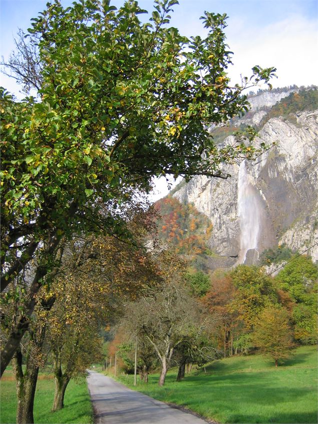 lac et cascade - atelier du cyclope