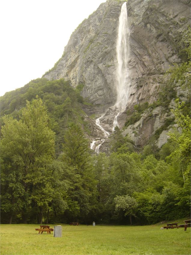 lac et cascade - atelier du cyclope