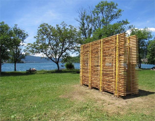 cabane bois Lac d'Annecy - Sources du lac d'Annecy Tourisme